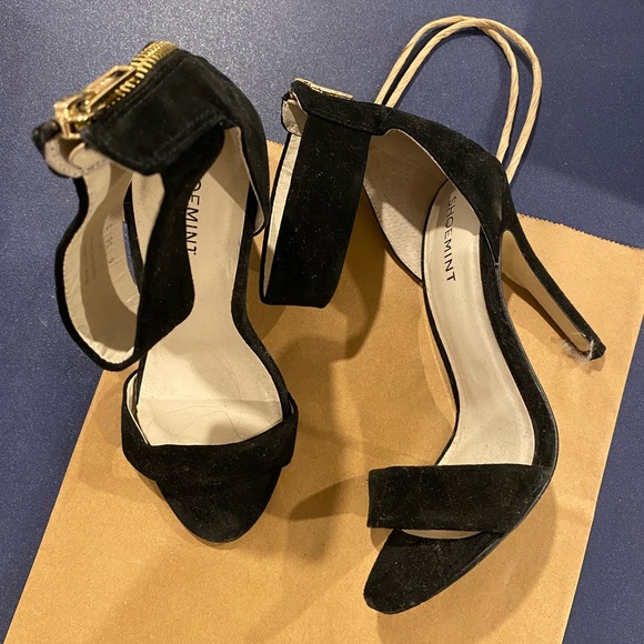 SHOEMINT • Black heels - Picture 4 of 4